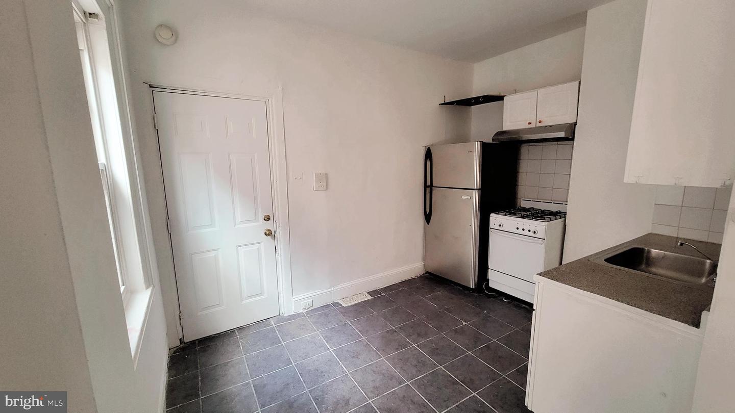 1249 Shackamaxon St #1 Rear Property Photo 3