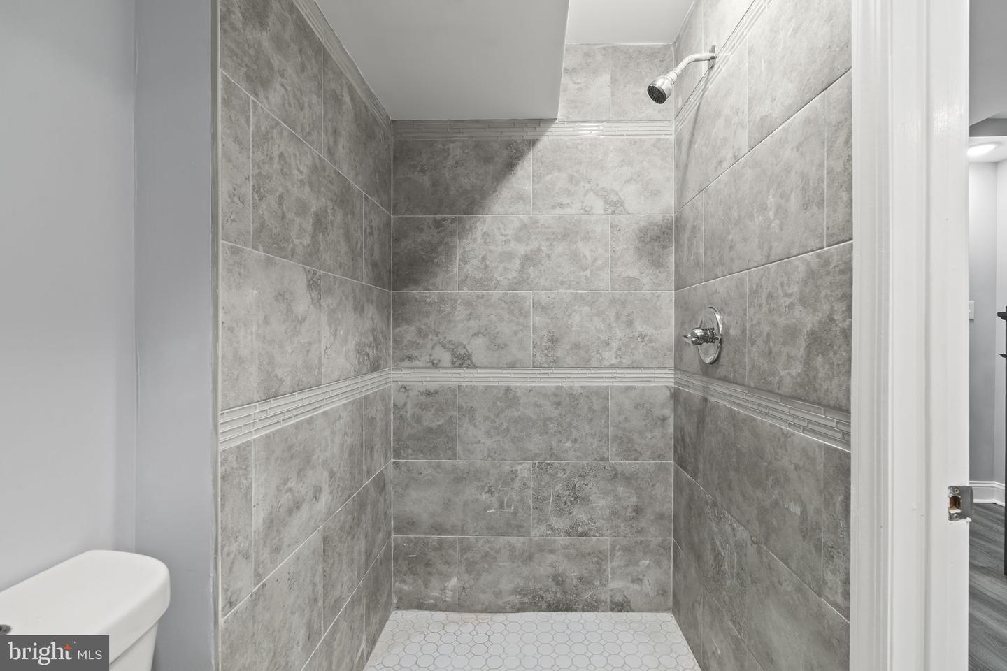 5722 Crittenden St Property Photo 20
