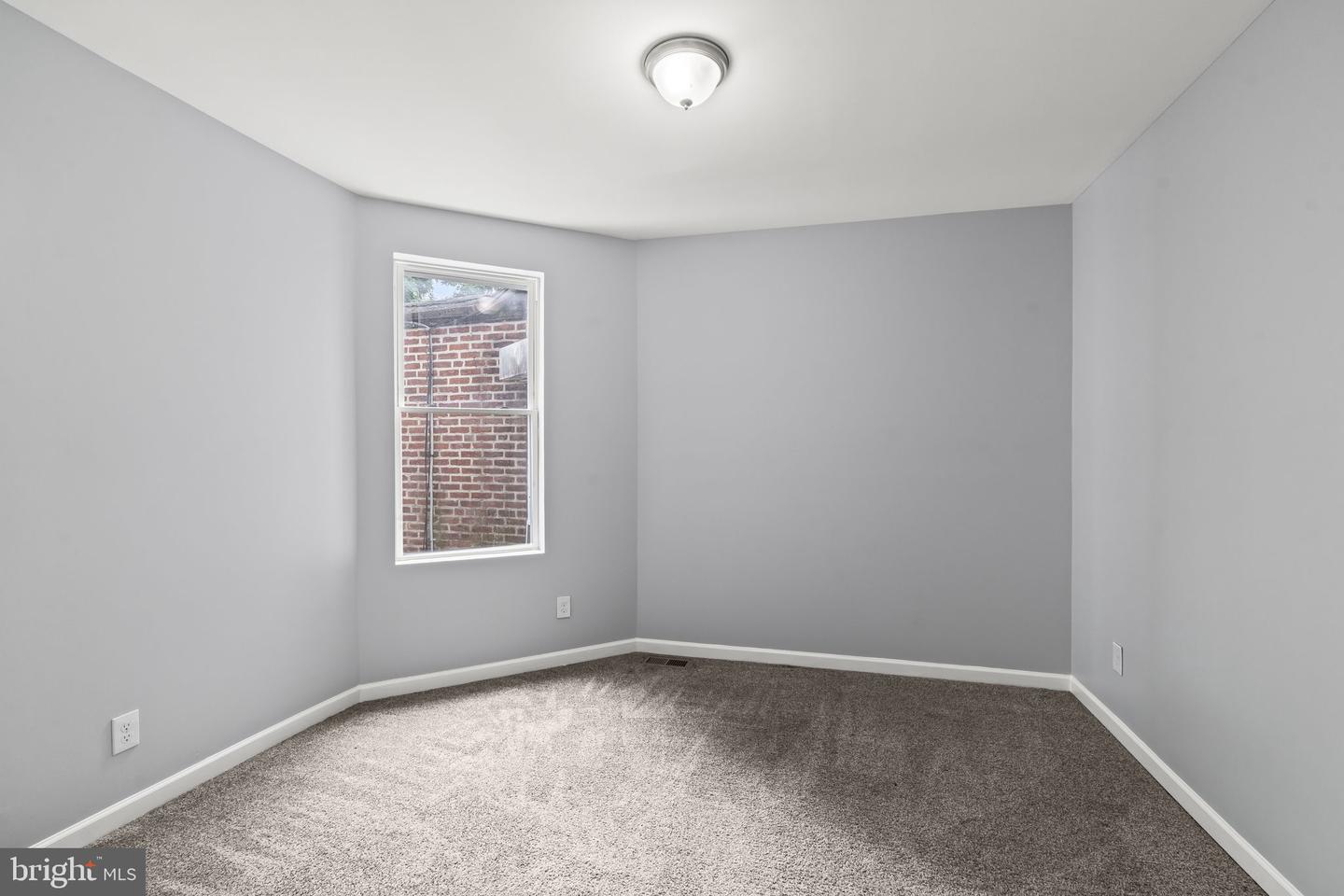 5722 Crittenden St Property Photo 24
