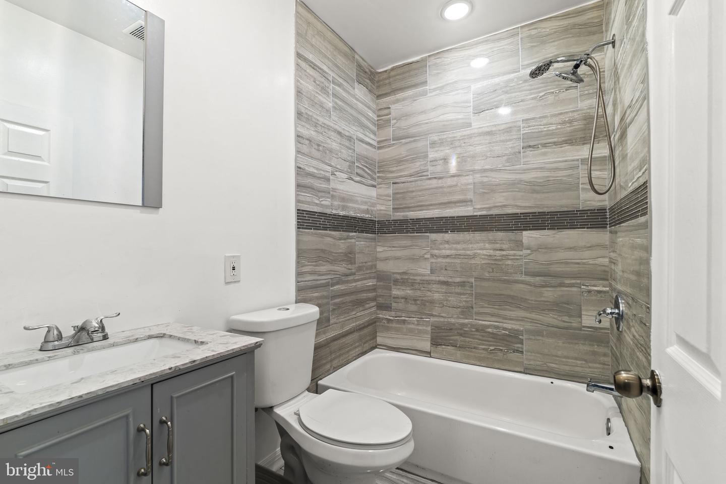 5722 Crittenden St Property Photo 27