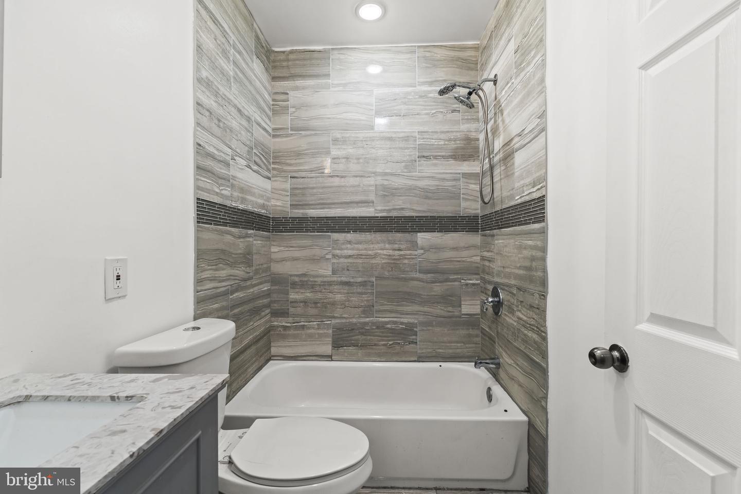 5722 Crittenden St Property Photo 28