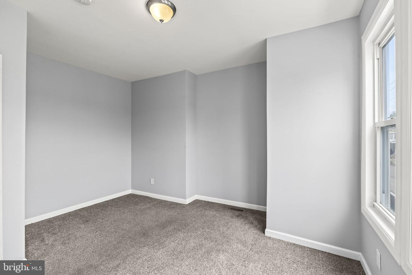 5722 Crittenden St Property Photo 30
