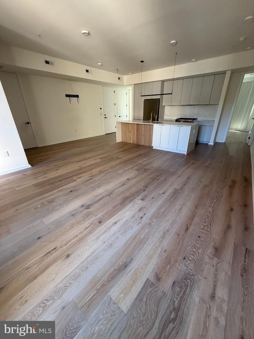 2011 Cambridge St #k Property Photo 3