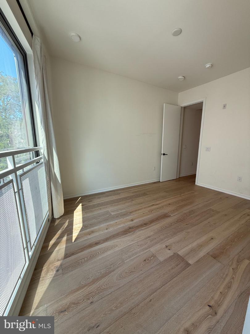 2011 Cambridge St #k Property Photo 8