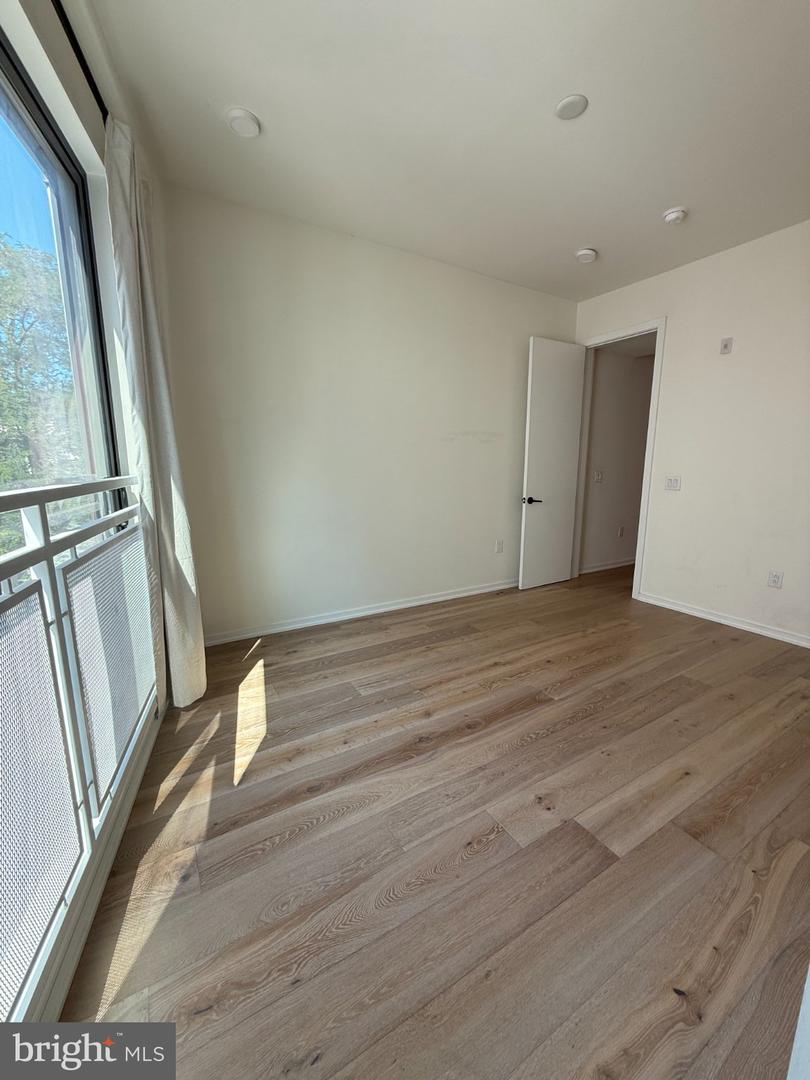 2011 Cambridge St #k Property Photo 11