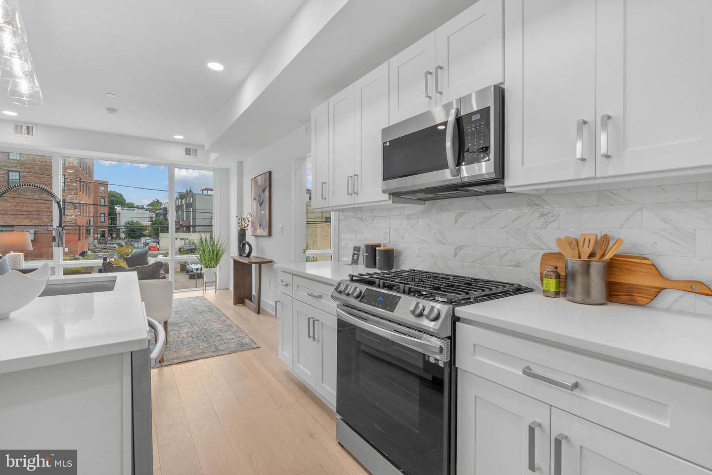 950 N 2nd St #unit 3c Property Photo 7