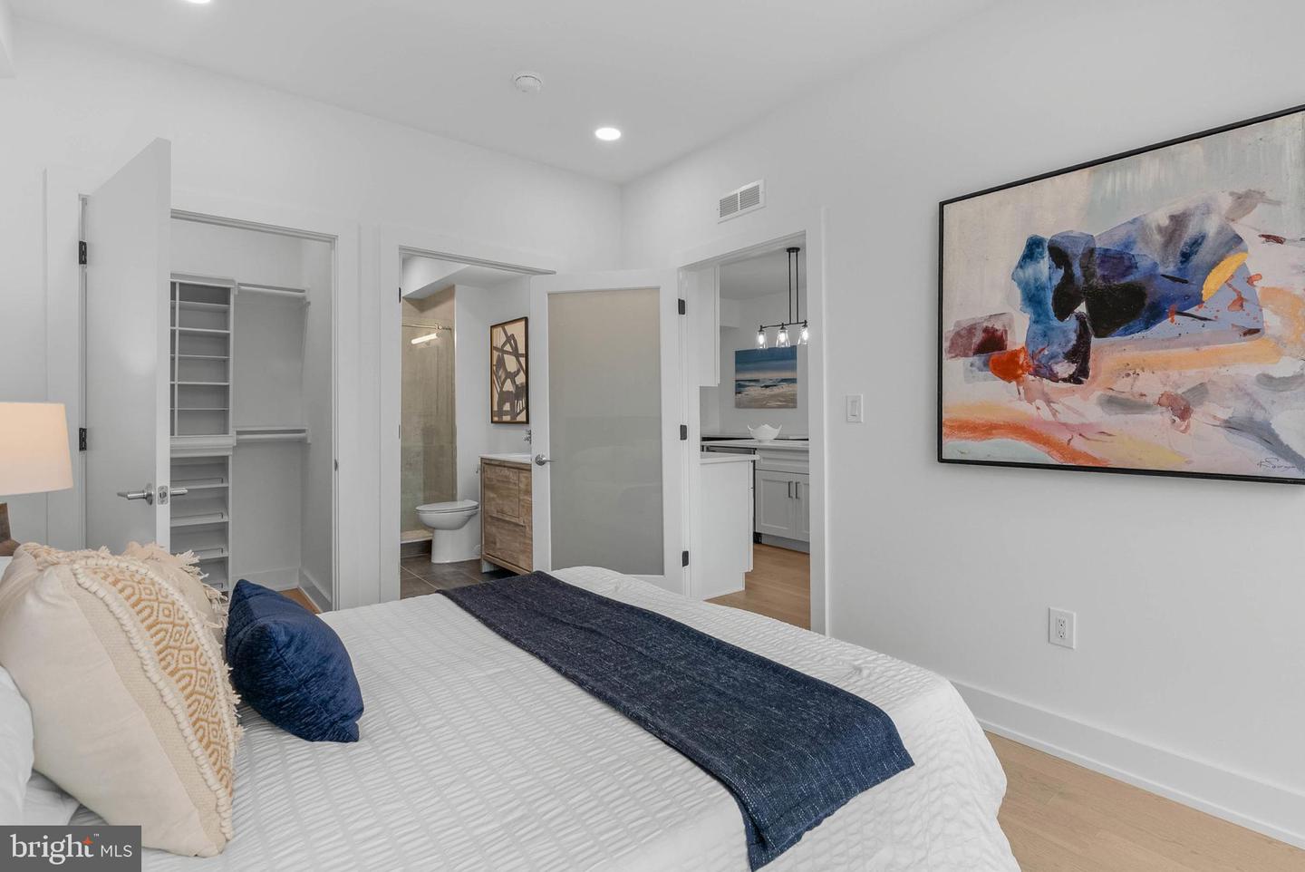 950 N 2nd St #unit 3c Property Photo 11