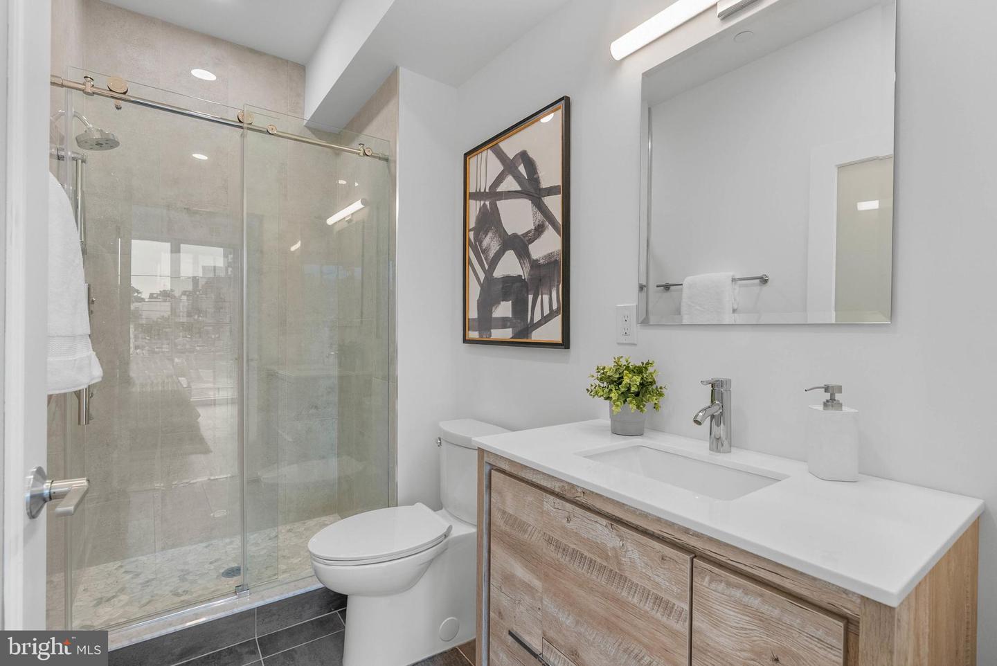 950 N 2nd St #unit 3c Property Photo 13