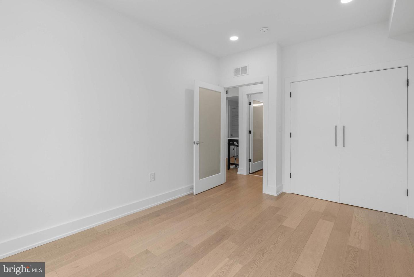 950 N 2nd St #unit 3c Property Photo 15