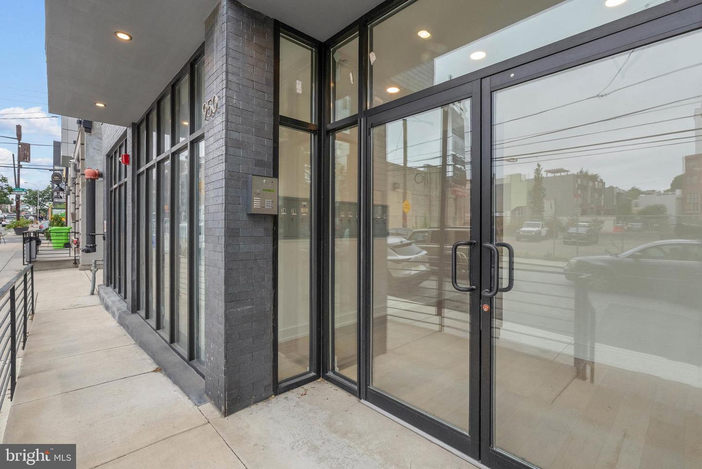 950 N 2nd St #unit 3c Property Photo 23