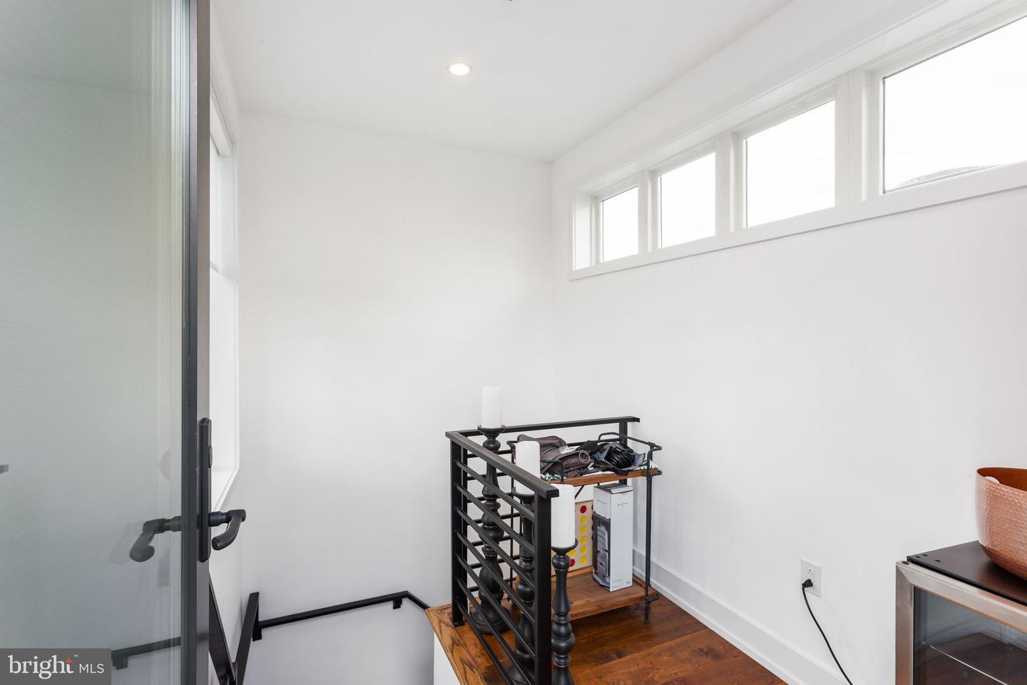 1759 Waterloo St Property Photo 37