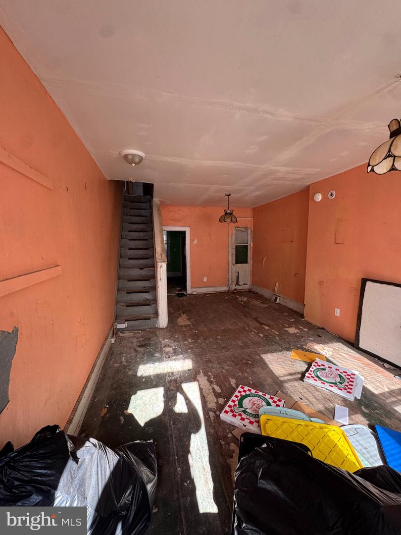 2540 N Gratz St Property Photo 5