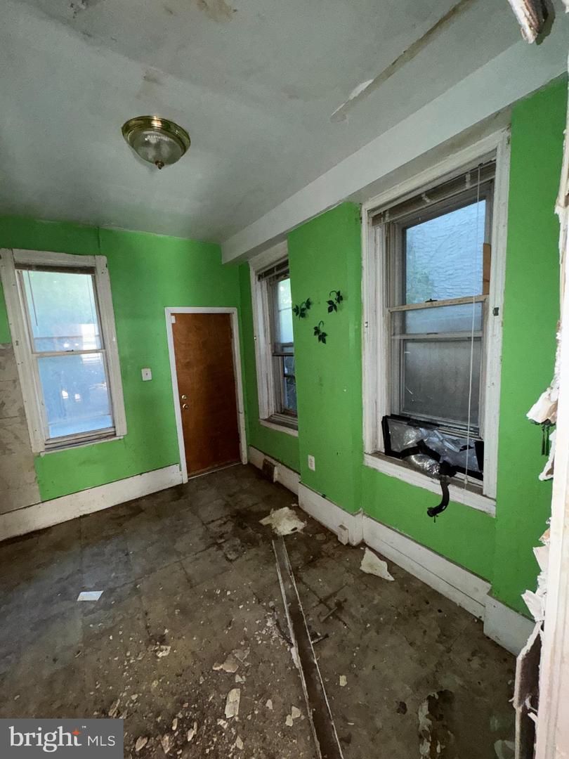 2540 N Gratz St Property Photo 6