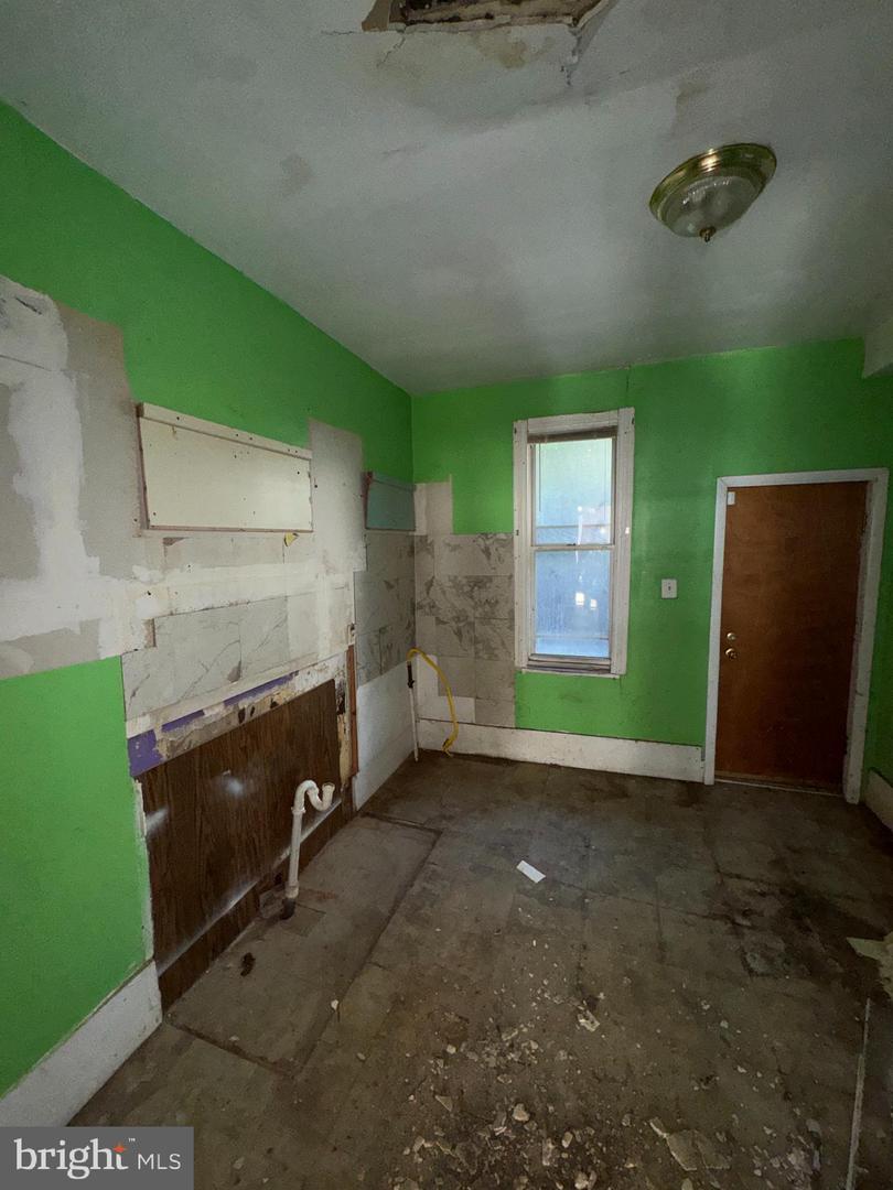 2540 N Gratz St Property Photo 7