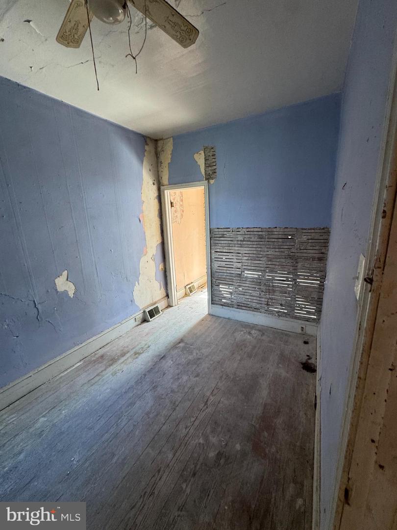 2540 N Gratz St Property Photo 14