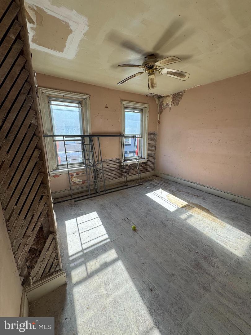 2540 N Gratz St Property Photo 16