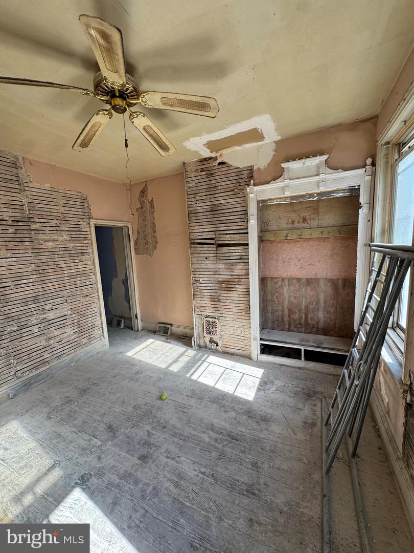 2540 N Gratz St Property Photo 17