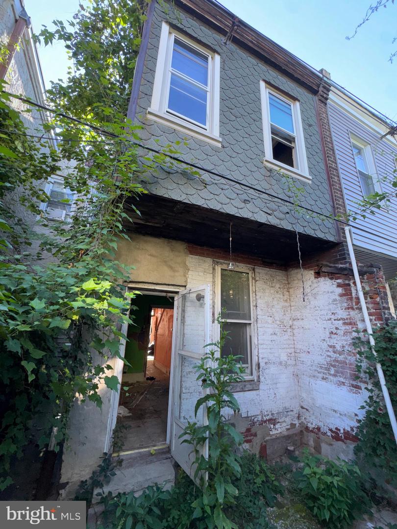 2540 N Gratz St Property Photo 20