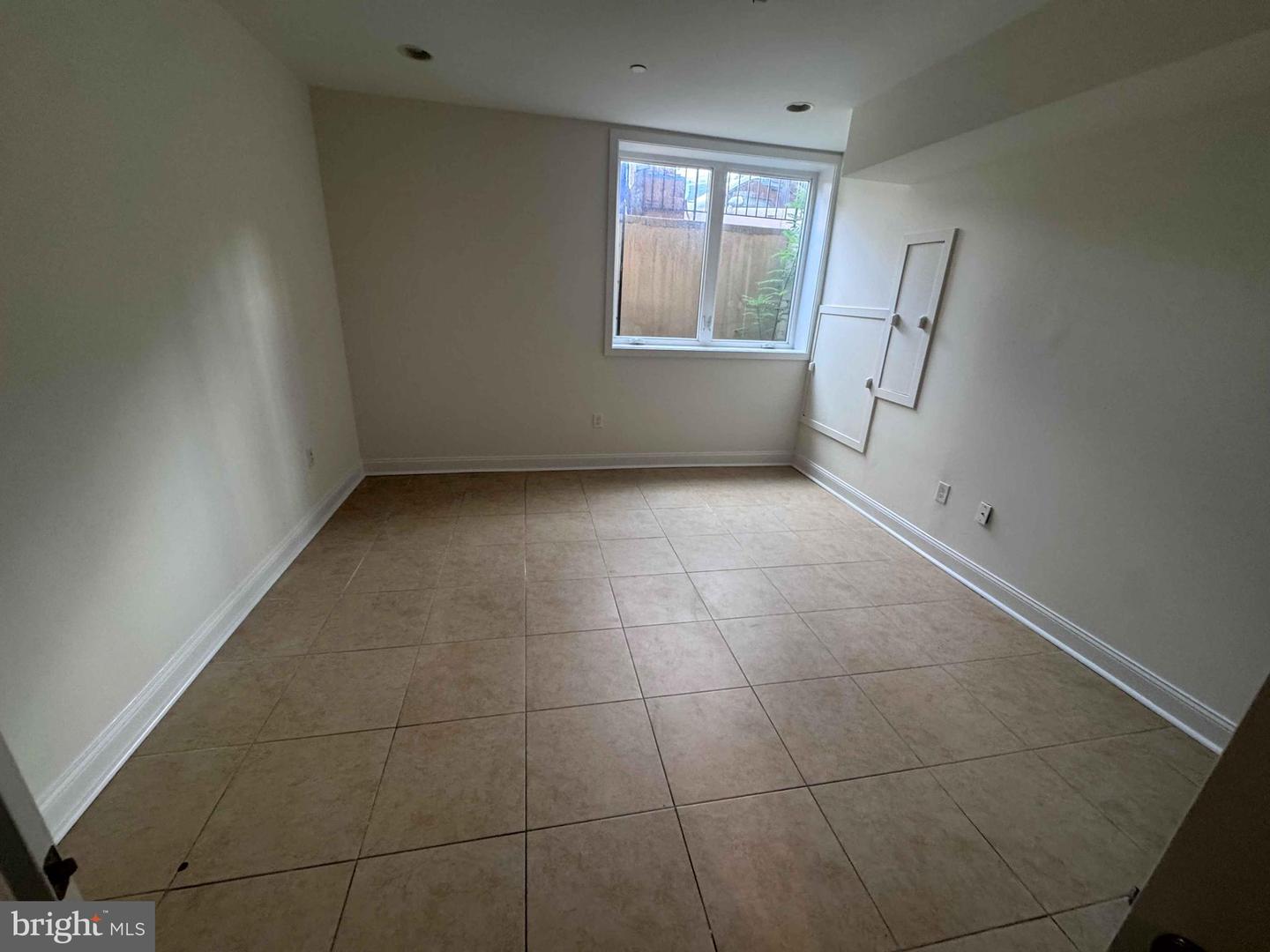 1217 Green St #b Property Photo 10