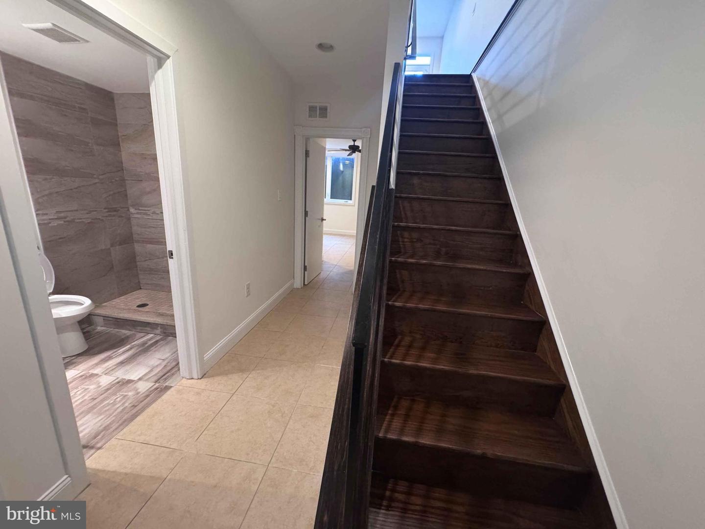 1217 Green St #b Property Photo 15