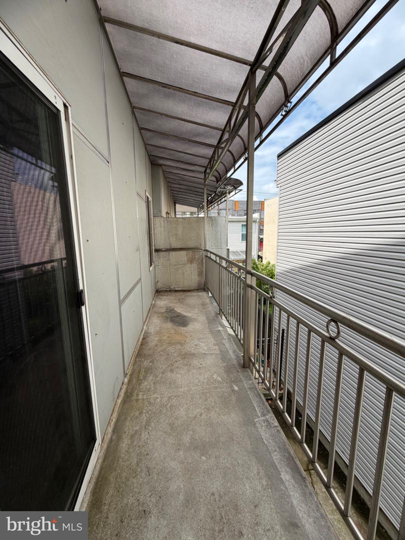 1023-25 Wallace St Property Photo 24