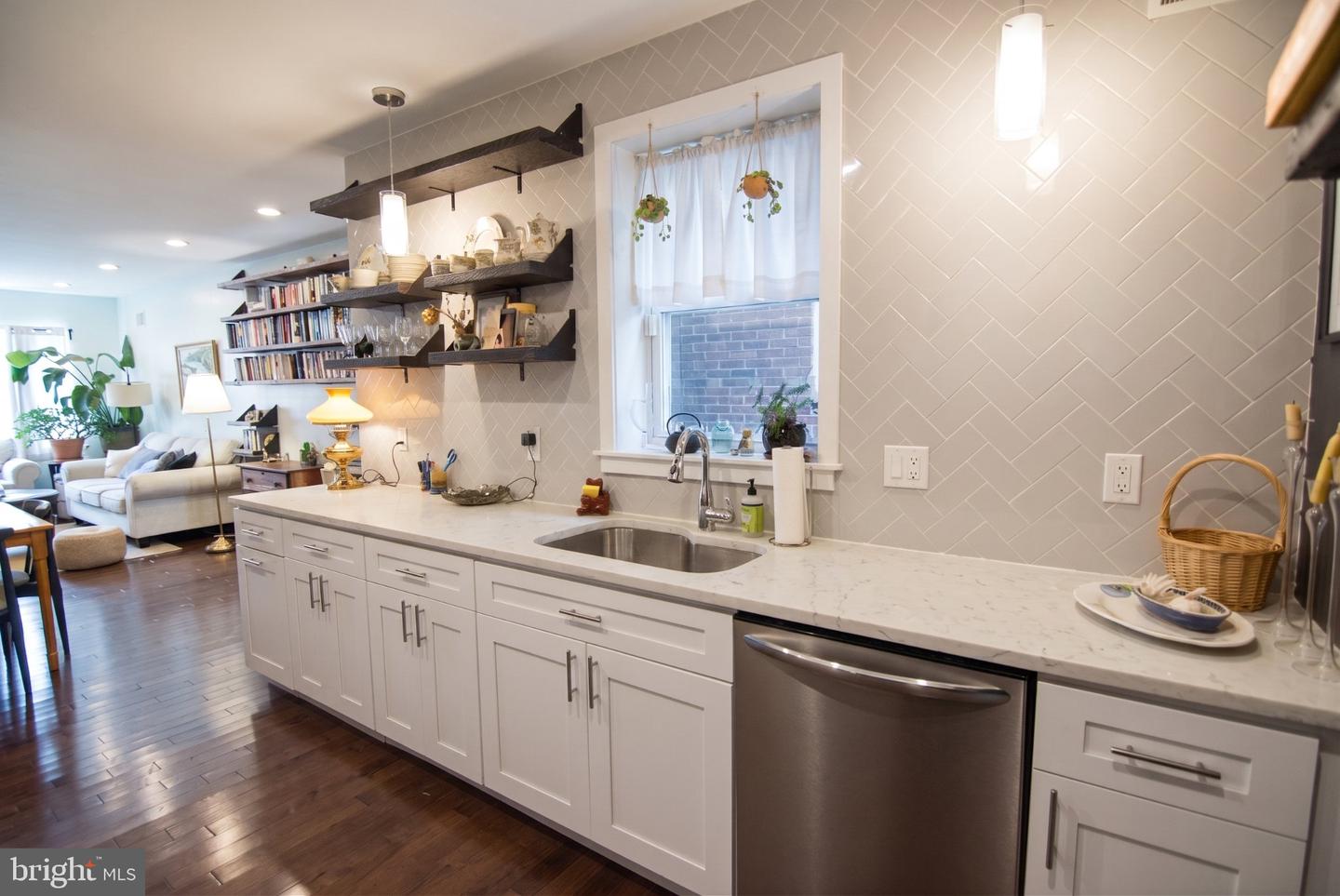 2019 Emily St Property Photo 5