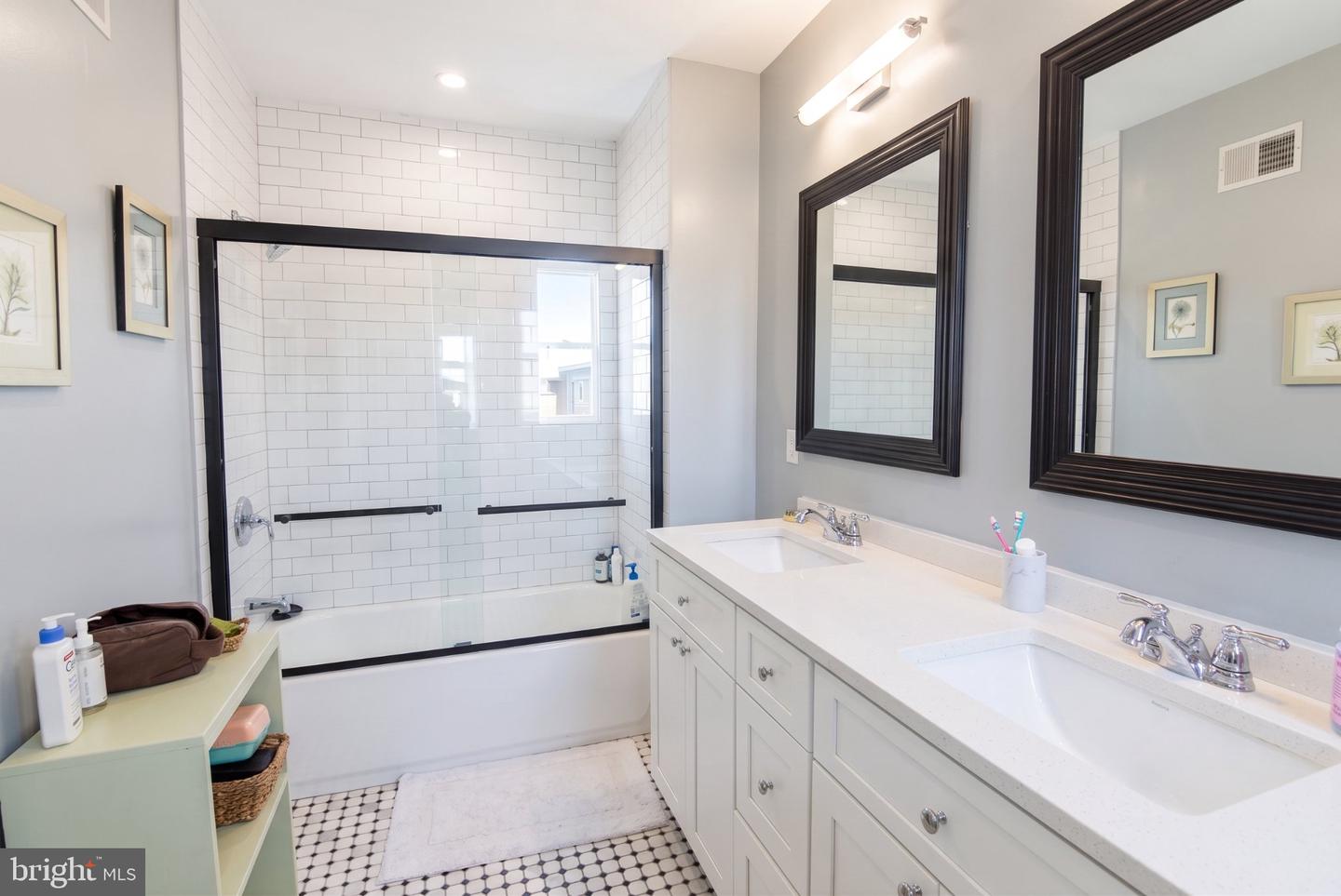 2019 Emily St Property Photo 15