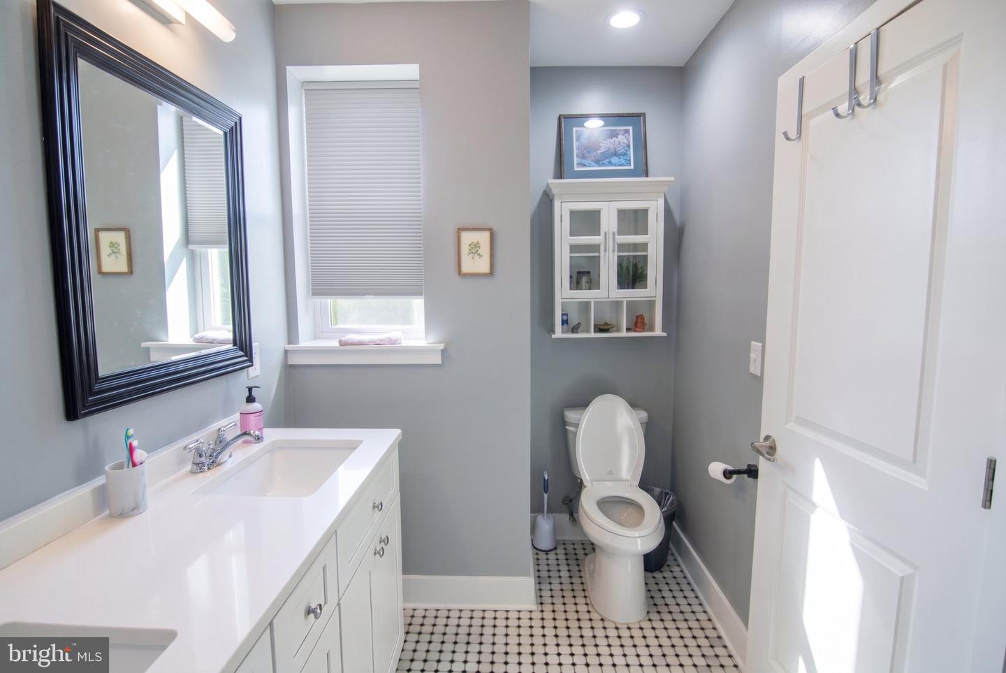 2019 Emily St Property Photo 17