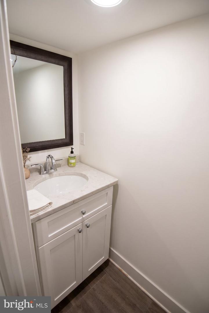 2019 Emily St Property Photo 22