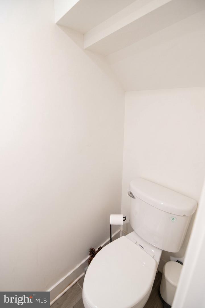 2019 Emily St Property Photo 23