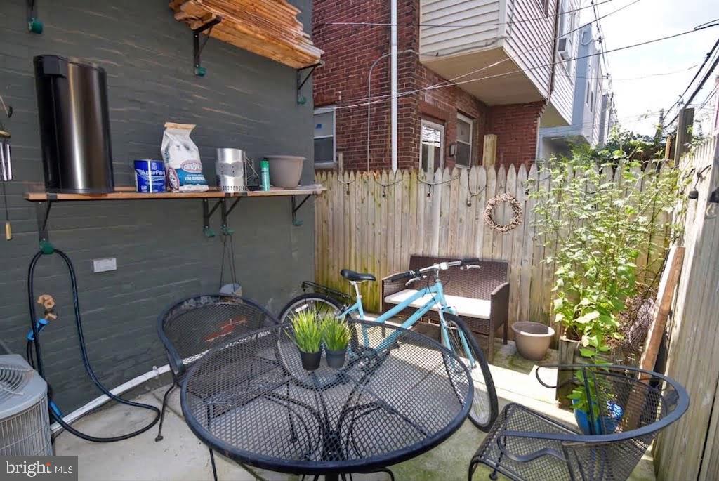 2019 Emily St Property Photo 26