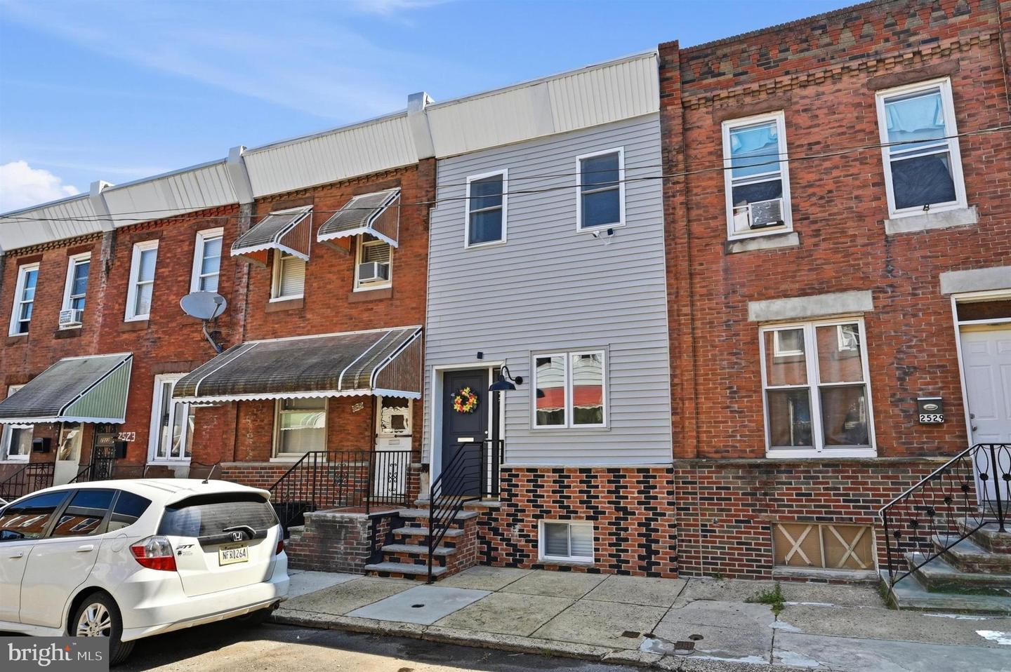 2527 S Fairhill St Property Photo 3
