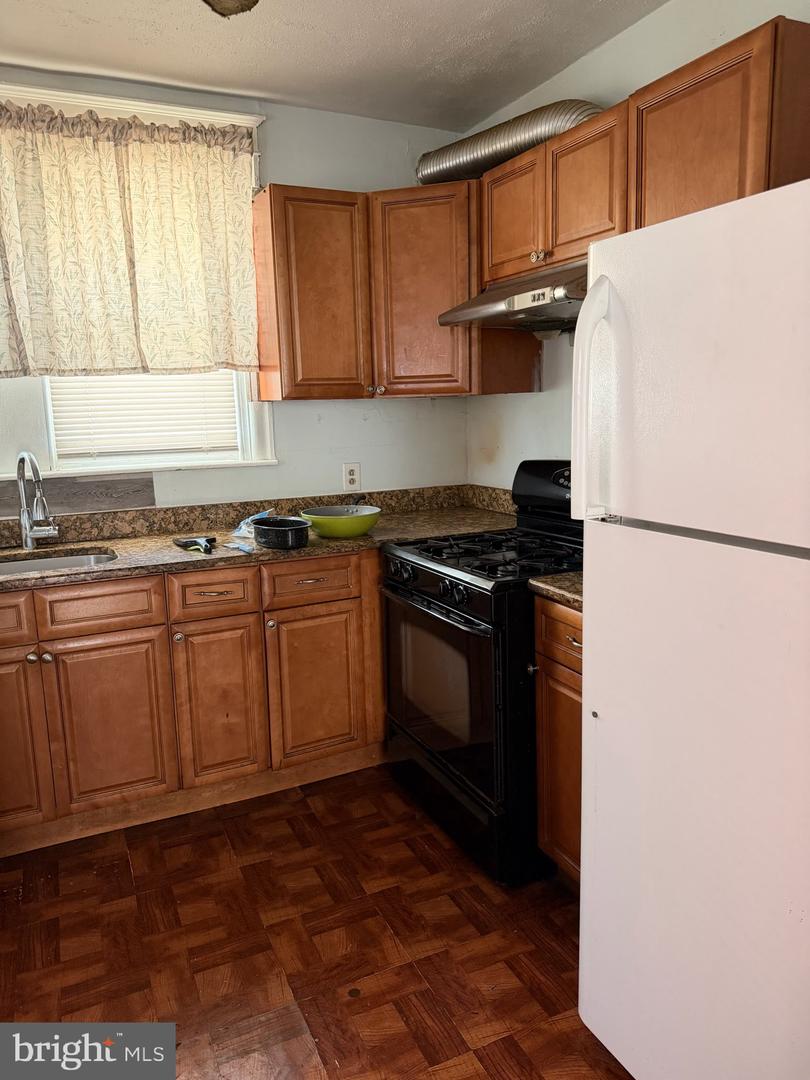 633 Brill St Property Photo 4