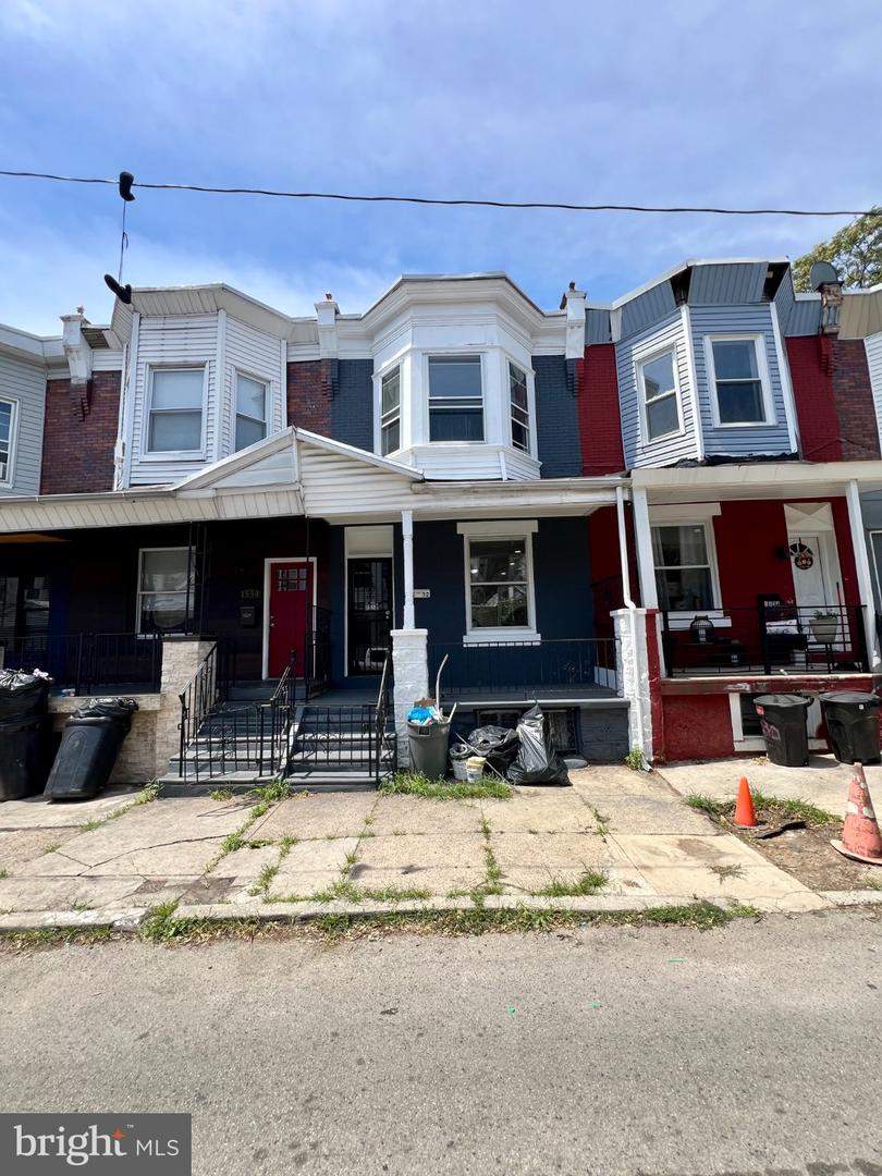 1532 S Lindenwood St Property Photo 2