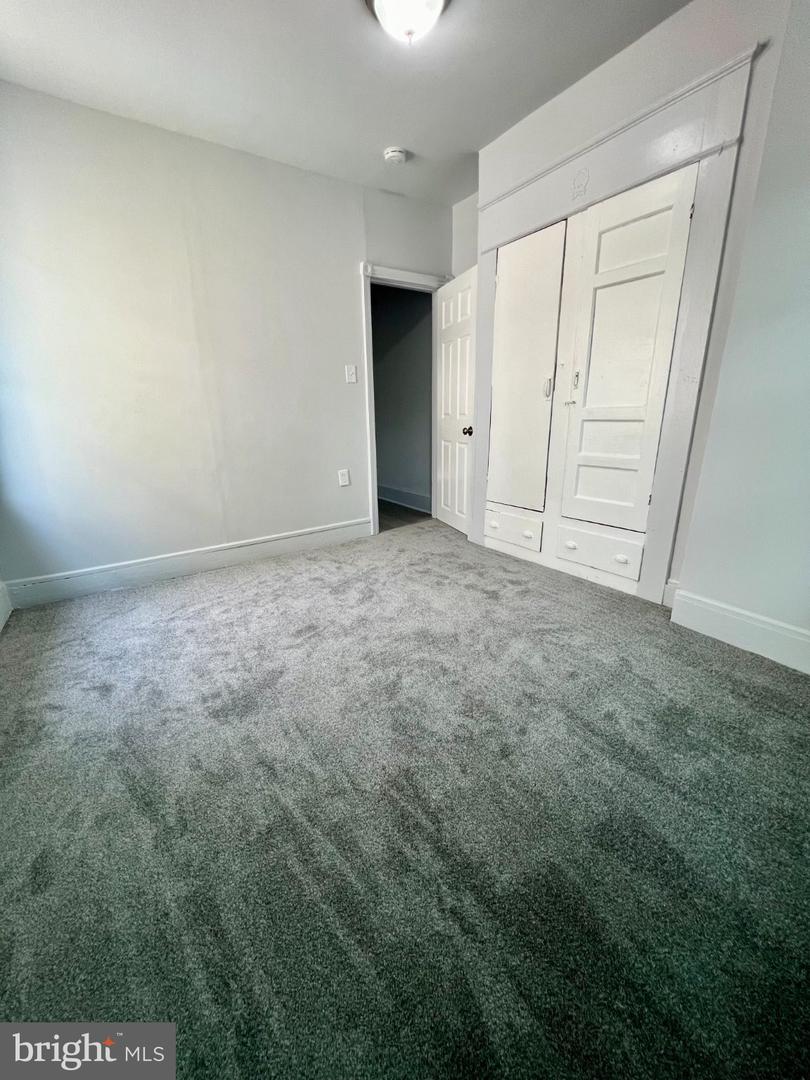 1532 S Lindenwood St Property Photo 8