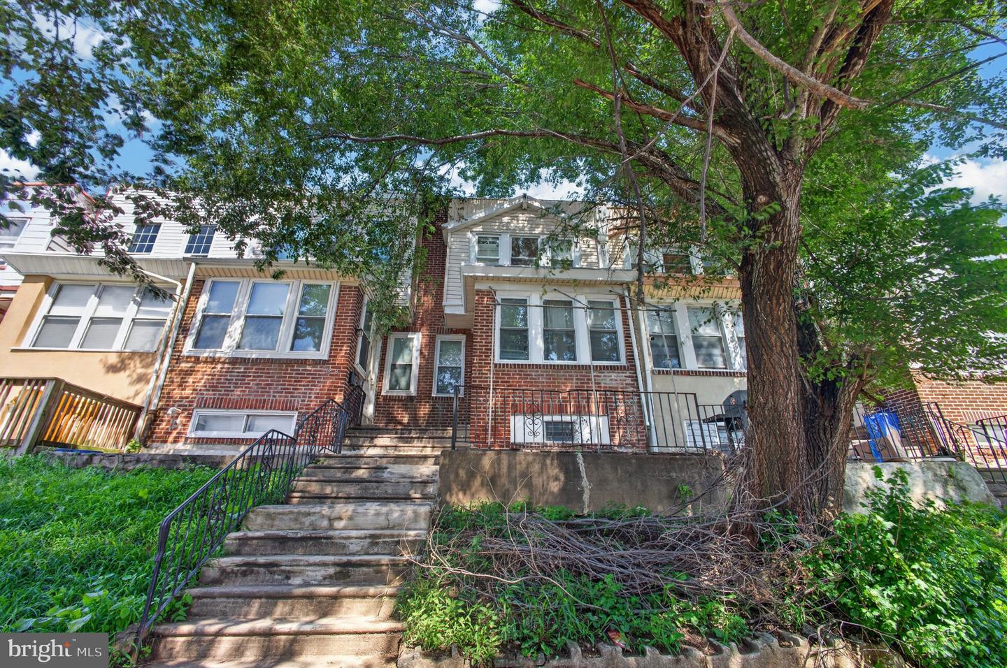 5971 KEMBLE AVE Property Photo 1