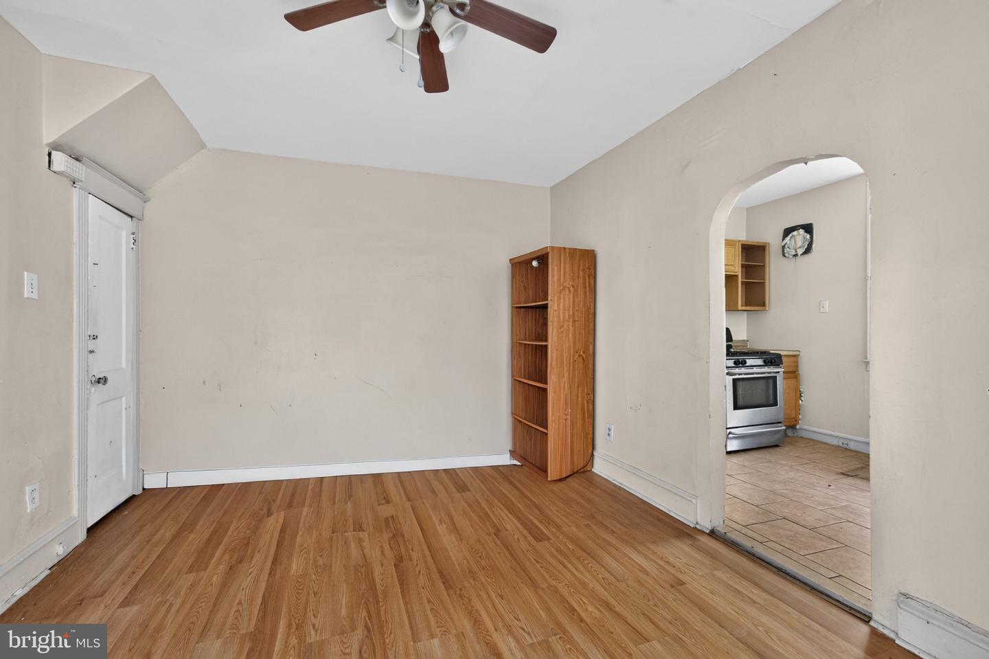 5971 Kemble Ave Property Photo 9