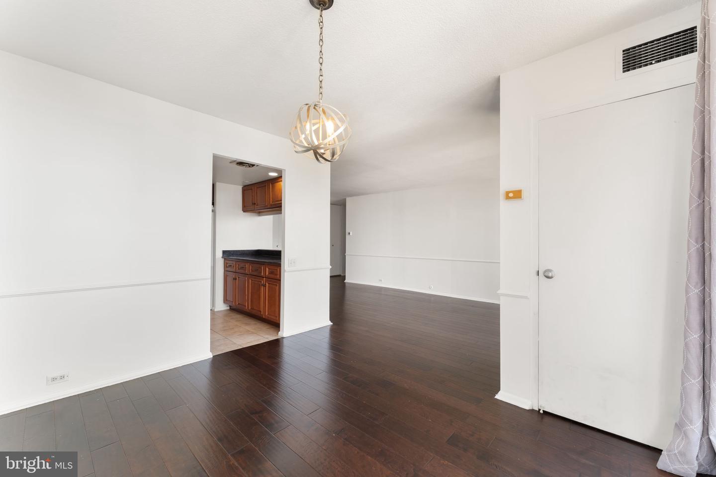 1326 Spruce St #1208 Property Photo 5