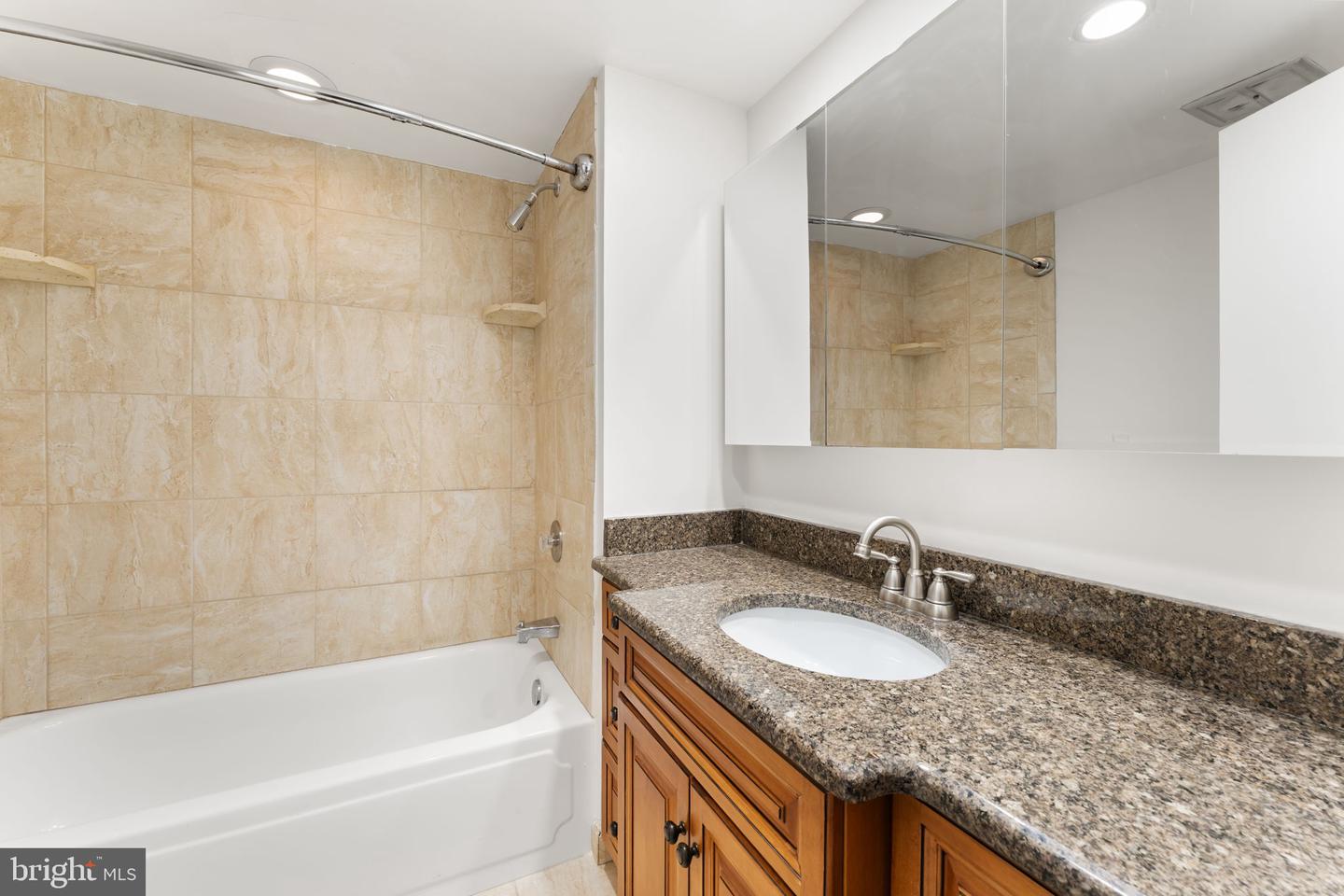 1326 Spruce St #1208 Property Photo 13