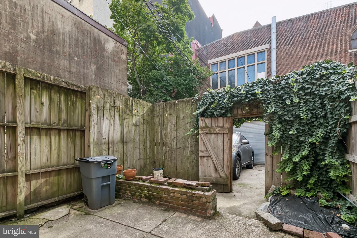 320 S Juniper St Property Photo 26