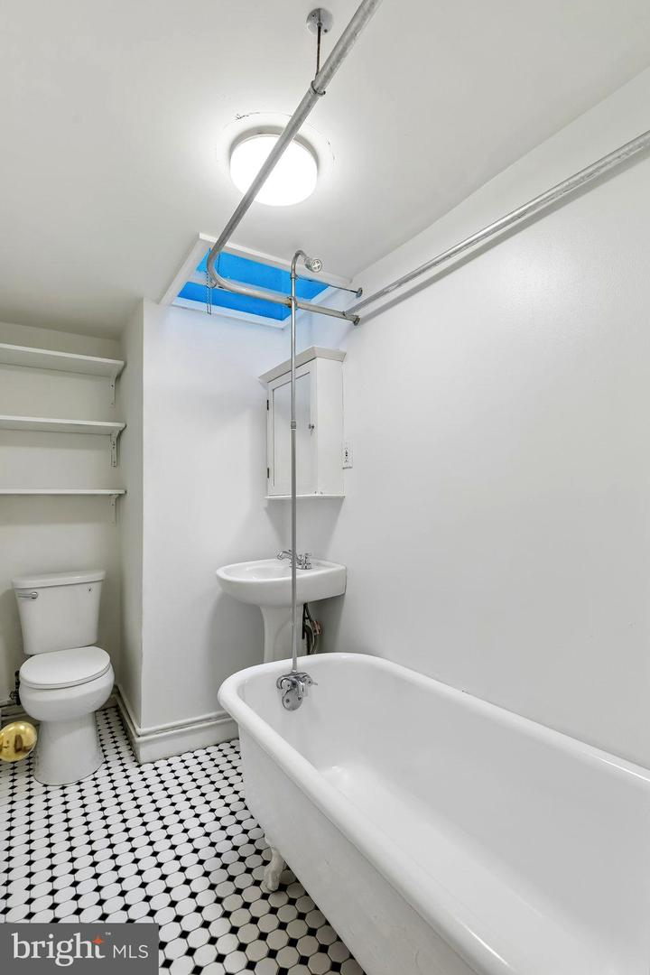 320 S Juniper St Property Photo 48