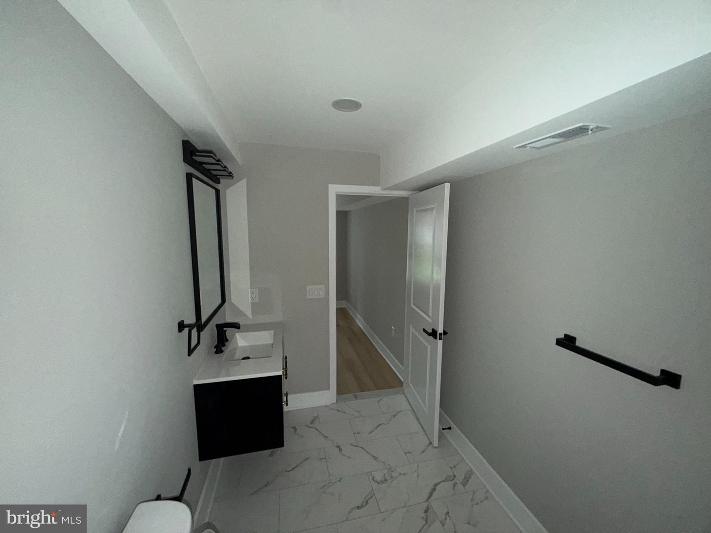 1201 Lindley Ave #2 Property Photo 6