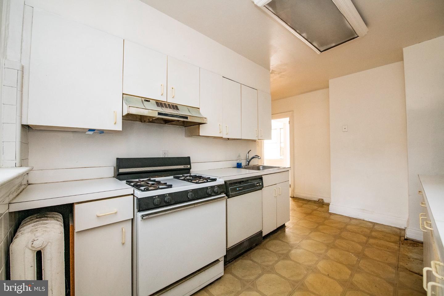 4621-00 Pine St #g210 Property Photo 16