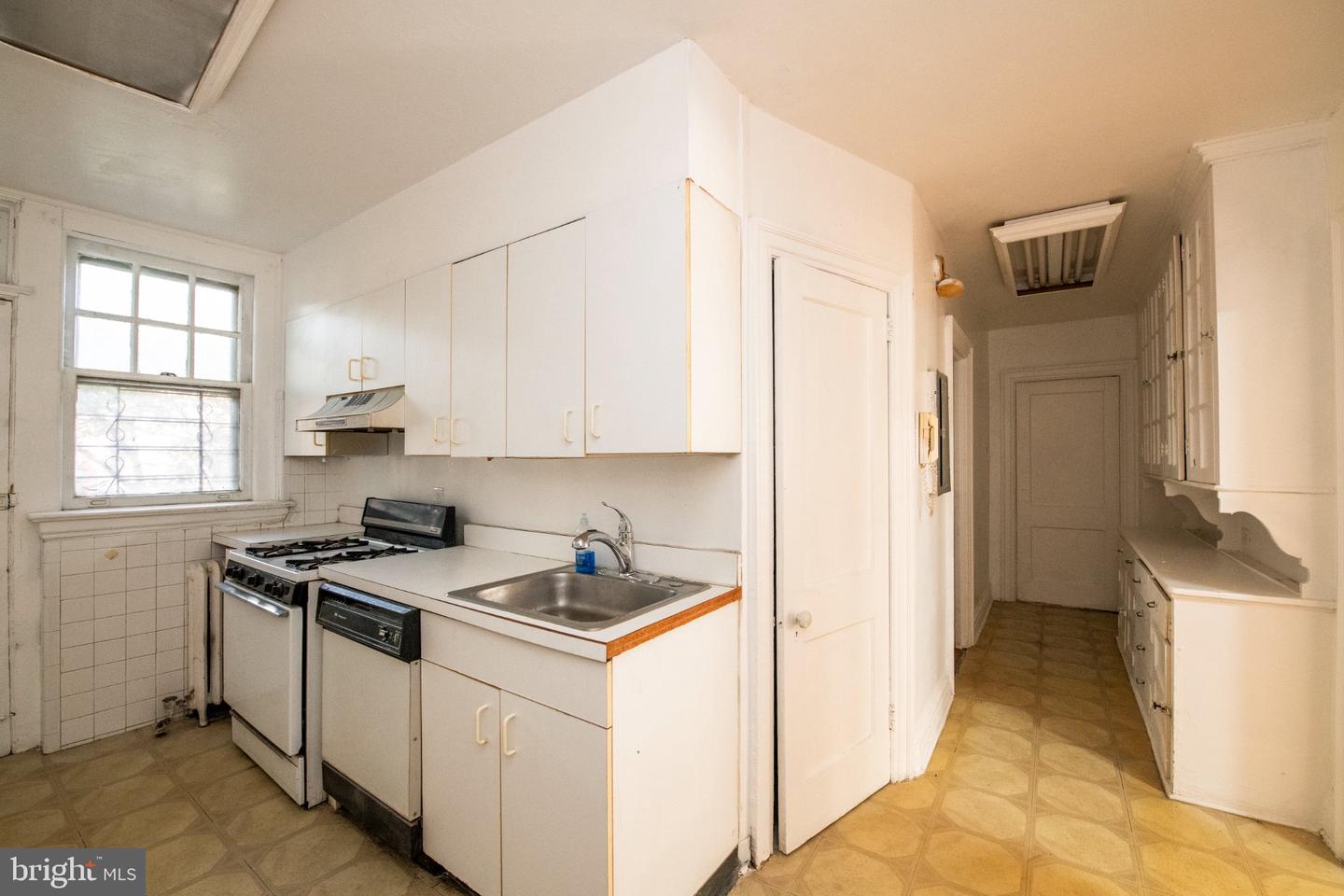 4621-00 Pine St #g210 Property Photo 18