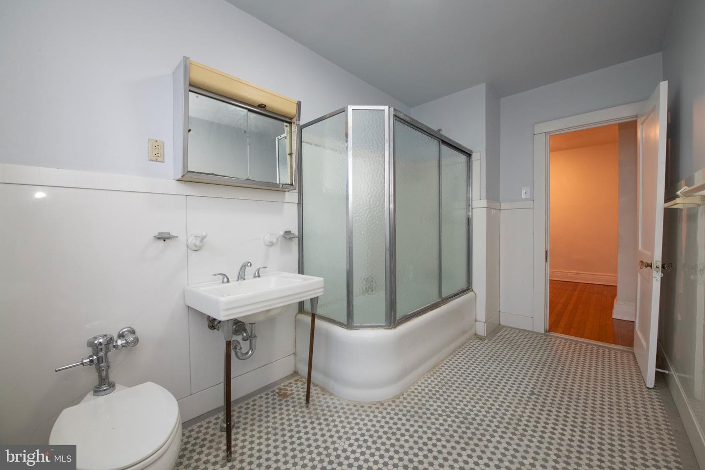 4621-00 Pine St #g210 Property Photo 30