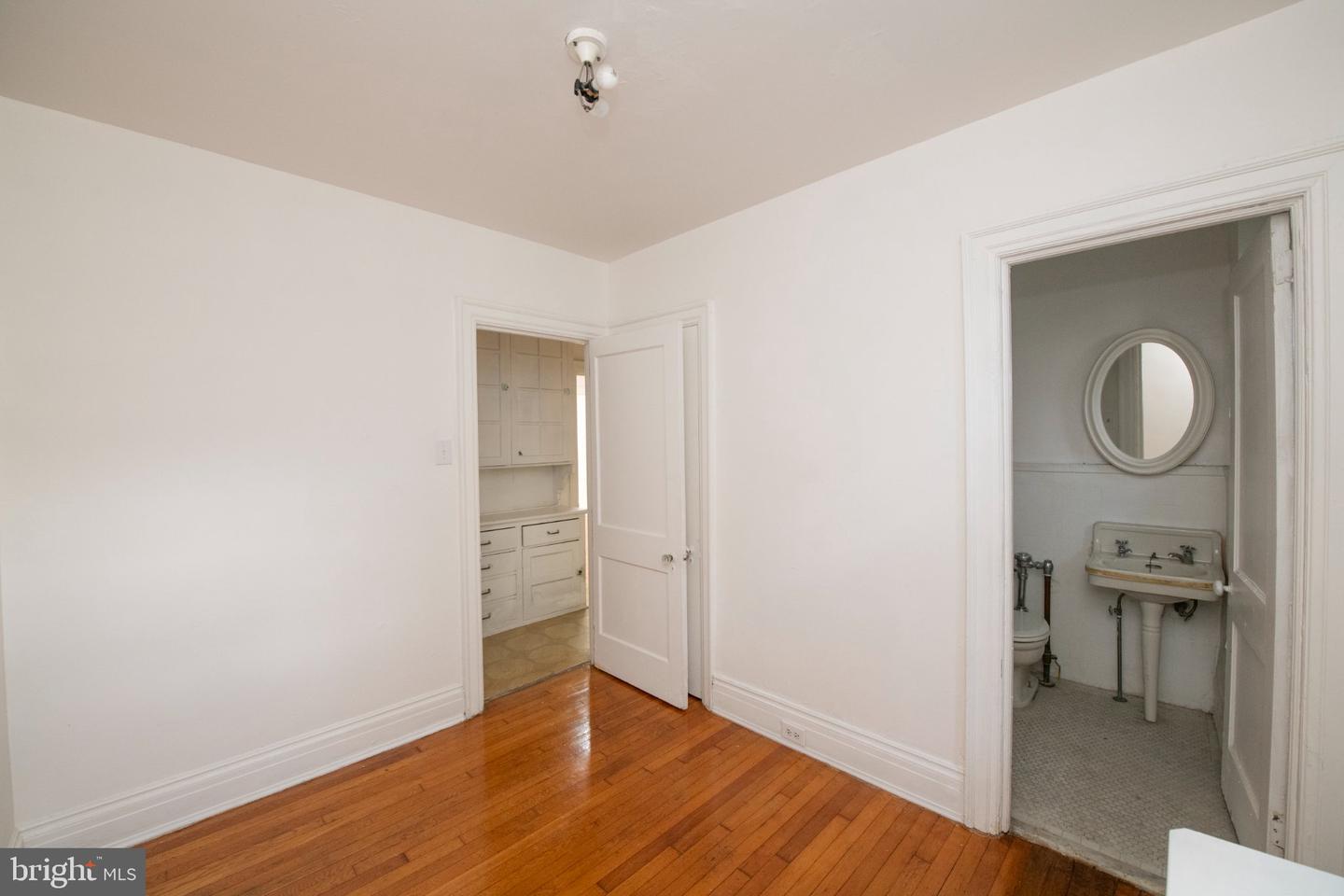 4621-00 Pine St #g210 Property Photo 33