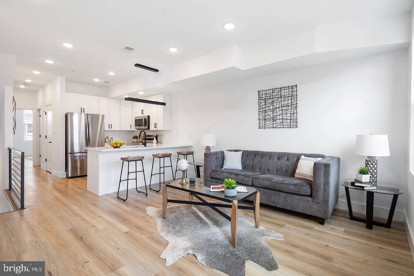 3108 CLIFFORD ST #B Property Photo 1