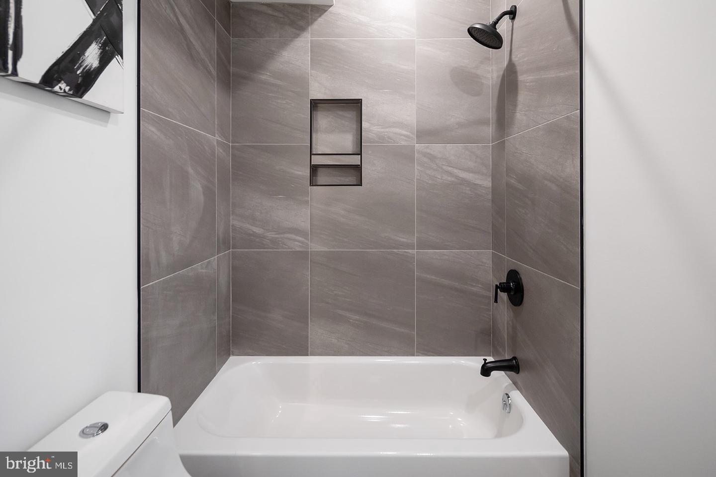 3108 Clifford St #b Property Photo 7