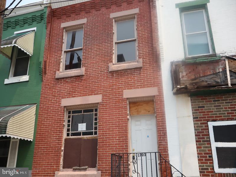 1703 N STILLMAN ST Property Photo 1