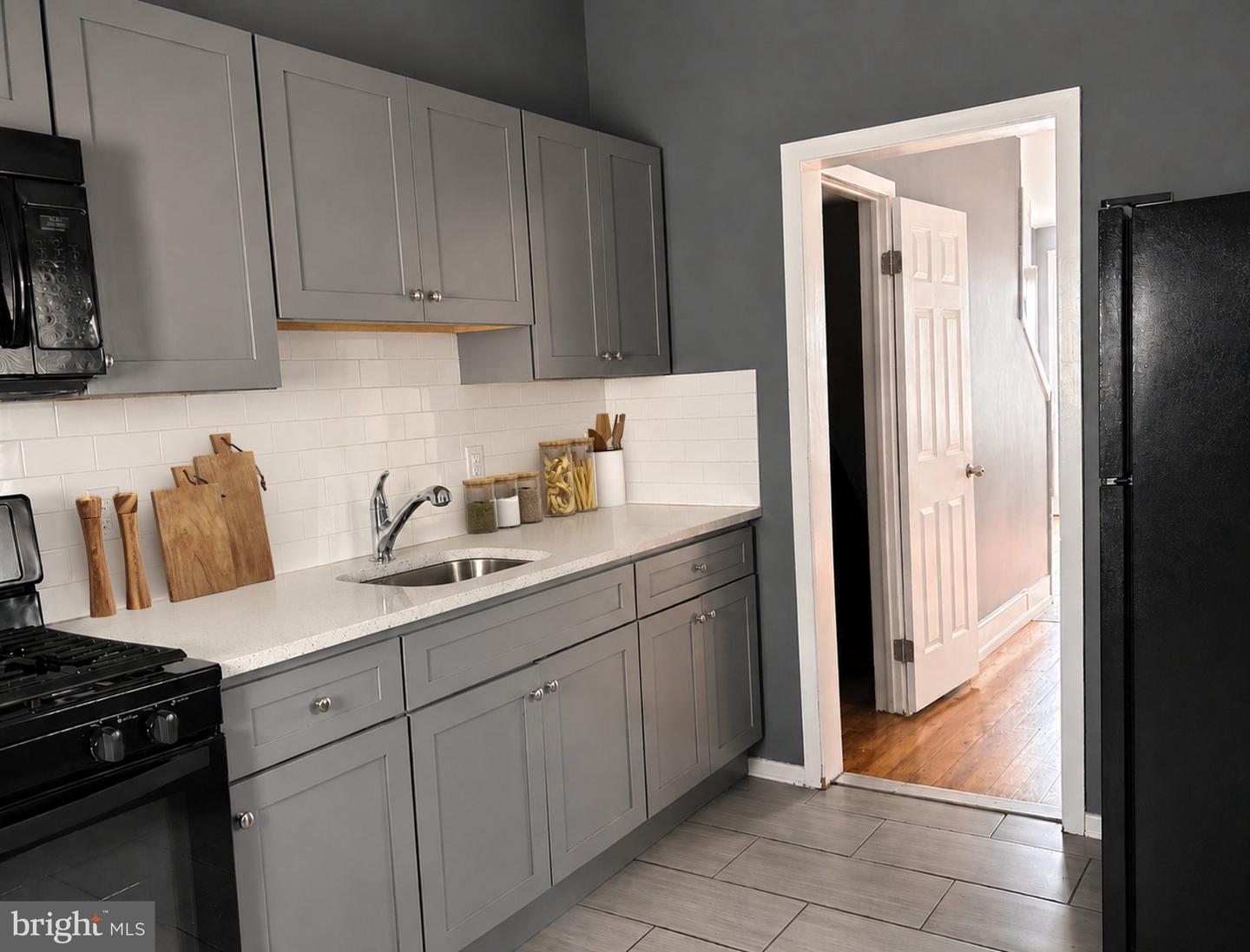 3081 Memphis St Property Photo 6